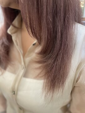 ノーム 横浜(NORM) ケアブリーチピンクベージュ×レイヤーカット