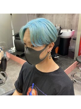 インク 渋谷(INK.) 韓国風センターパートマッシュ×水色カラー