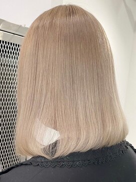 ウィコ 新宿(WICO) ホワイトミルクティー[新宿駅/チョコレート/ダブルカラー]