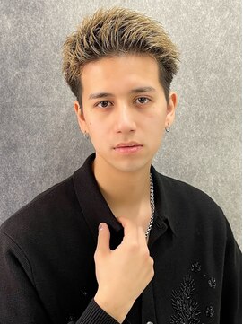 アーリー(Ali'i) 七三オールバックアップバングツーブロック刈り上げ