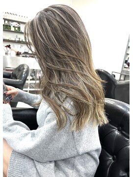 ディーン 豊橋(DEAN) ハイライト/バレイヤージュ/ハイトーン/ブリーチ/レイヤーカット