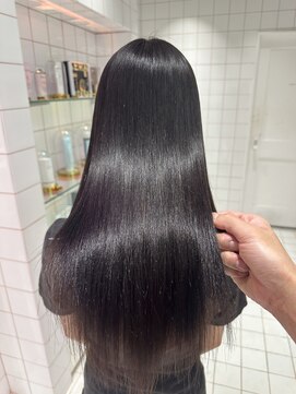 ロンドルーチェ 心斎橋(Lond luce) ダークアッシュ/ミディアムレイヤーカット［髪質改善/縮毛矯正］