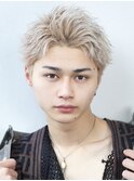 ホワイトブロンドスパイキーショート