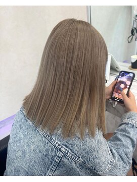 ミニョン(mignon) 韓国/ダブルカラー/ブリーチ/ピンク/学割U24/新越谷/南越谷/草加