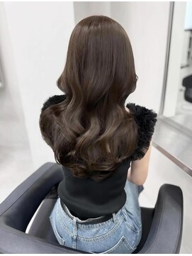 ベレーザシェルト(Beleza scelto) 15486艶髪アッシュブラックグレージュ韓国風巻きレイヤーカット