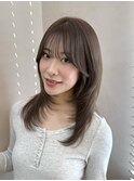 ミディアムレイヤーカット顔まわり透明感カラーベージュ