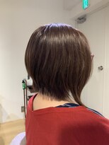 ユーネリー(U-NERY)&nbsp;前下がりのショートボブ