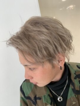 ティンク センター南 (Tink) ミルクティーベージュ、メンズスタイル