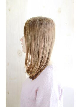 シュシュット(chouchoute) 斜めバングデザインカラーシルキーベージュグレージュカラー/095