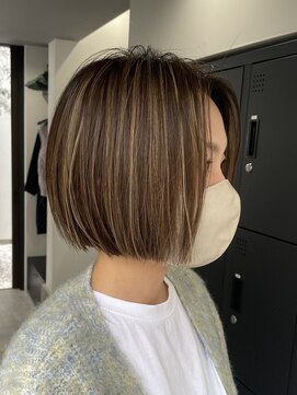 インチェルシー(in chelsea) 白髪ぼかし/ミニボブ/ホワイトグレージュ/ハイライト