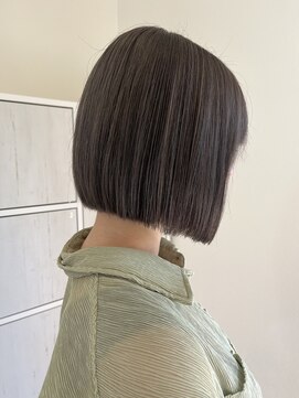 ロルド シェリ(Rold Cheri) グレージュカラー/ブリーチカラー/透明感カラー/ぱっつんボブ