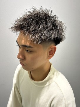 フライ 東通り店(Frei) ホワイトメッシュツイストパーマ