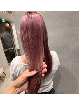 ナンバー 大分中央町店(N°) 艶感くすみピンクカラー×ロングストレート【MAYA】