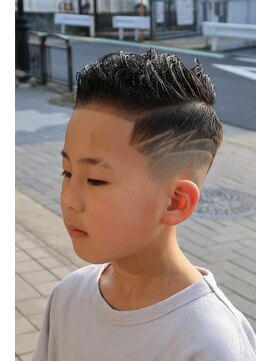 マナ 阪神尼崎(MANAZ) スキンフェードカット×パーマ