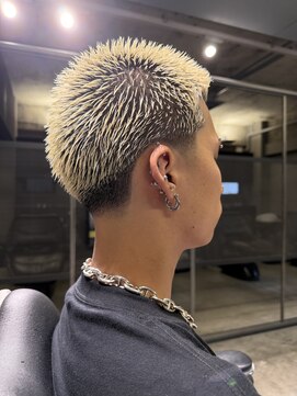 ブルーノ(BRUNO) 金髪ボウズ×テーパーフェード