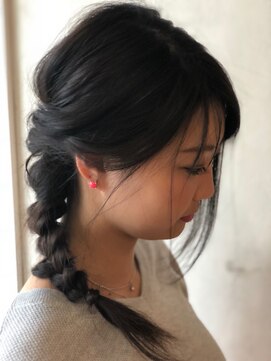 ヘアーアンドリラックス ラッシー(hair&relax Lassie) 巻かずにできる!編みおろしアレンジ