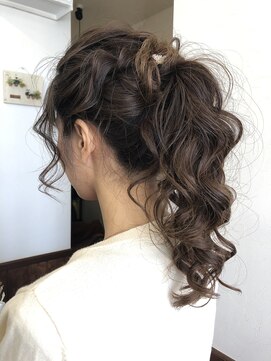 ミーテ ルーチェ(MITE LUCE) ポニーテール