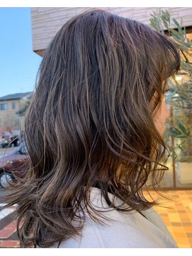 アース コアフュールボーテ ふじみ野店(EARTH coiffure beaute) ベージュハイライトカラー