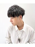 ソフトツイストスパイラルくせ毛ショートツーブロックマッシュ