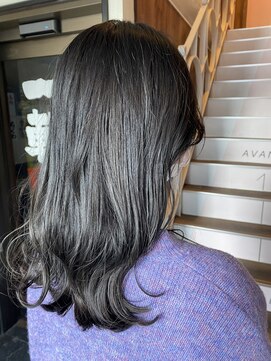 アヴァンス 天王寺店(AVANCE.) ブルーブラック×透明感