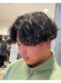 刈り上げツーブロックセンターパート波巻きスパイラルパーマ h