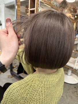 ウィークエンド(WEEKEND) グレージュカラー【カット＋ブリーチ＋トリートメント23900円】