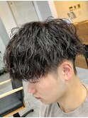 ツイストスパイラルパーマツーブロック刈り上げメンズマッシュ