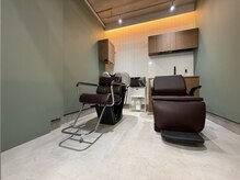 テーラヘアー 板橋店(TELA HAIR)の雰囲気（淡いグリーンの落ち着いた雰囲気のシャンプーブース【板橋】）