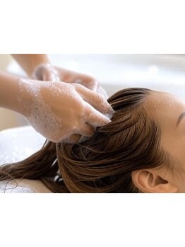 オリジナルヘッドスパメニュー有り◎髪のお悩みに合わせた施術で、頭皮から美髪へ導きます♪