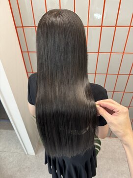 ペレ 栄 アネックス(PELE栄ANNEX) 韓国 くびれロング レイヤー ワンホンヘア 小顔前髪