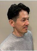 ツイストスパイラルパーマ ツーブロック 黒髪 ビジネス 40代