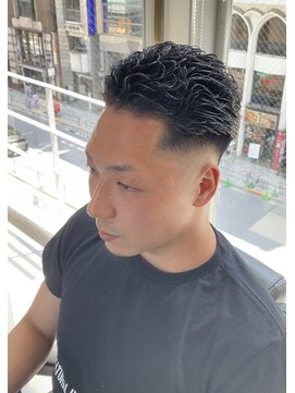 メグロバーバーショップロッポンギ 目黒六(MEGURO BARBER SHOP 6PPONGI) スキンフェード×ウェーブパーマ