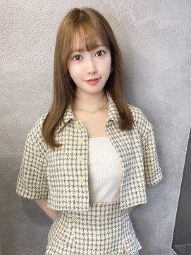 アイユー(ii+U) 髪質改善　ストレートヘア　ベージュ　大人ガーリー