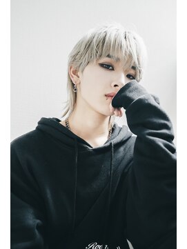 ジゼル(gisele) (戸澤)ホワイトブロンド