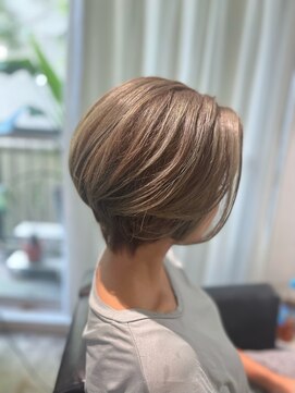 ツムグ 代官山店(TUMUGU) 30代40代50代×グレージュカラー白髪ぼかし×小顔ショート代官山