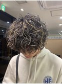 ニュアンスパーマ波巻きツイストスパイラル韓国メンズカット
