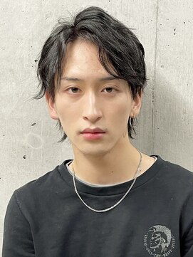 フイ 新宿3丁目(Hui) フェザーパーマ/グレーブルーカラー/刈り上げショートパンク