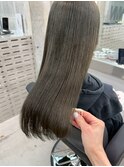 ストレートロング/グレージュカラー/透明感カラー