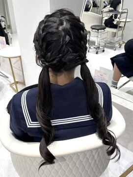 エクララ(eclala) ツインテール  ガーリーヘア 推し活 ヘアメ 卒業式