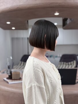 モニュメント イバラ(Monument ibara) 首が長く見えるボブ