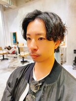 リコ(Lico)&nbsp;横顔までキマる大人の色気を引き出すセンターパート