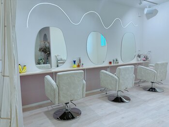モニョヘアー(monyo hair)の写真/女性スタッフが丁寧に対応するプライベートサロン。リラックスしながら好みのデザインを楽しもう◎