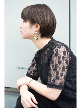 ノイン(noine) 繊細なレースから透ける肌がほどよく色っぽいね。