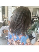 リリ(Riri)&nbsp;グレージュハイライト