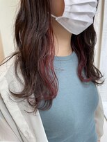 エンレイ(enRei)&nbsp;インナーカラー暖色カラー黒髪暗髪無造作ウェーブロング