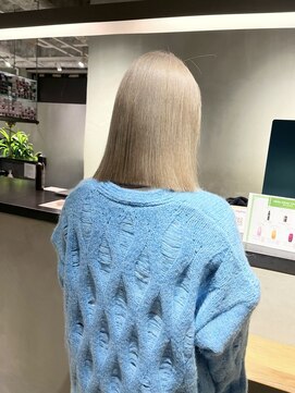 ニキータ(Nikiita) クリーミーベージュ　B2650