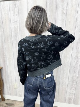 ラッズプラスエイチ(Lads+h) バレイヤージュ　ボブ　グレージュ