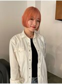 サーモンピンク オレンジピンク ハイトーンボブ