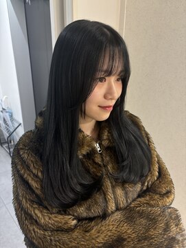 ユーフォリア 渋谷グランデ(Euphoria SHIBUYA GRANDE) レイヤーカット ブルーブラック 艶カラー