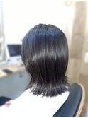 ショートボブ/センターパート/ツヤ髪/グラデーション/イヤリング